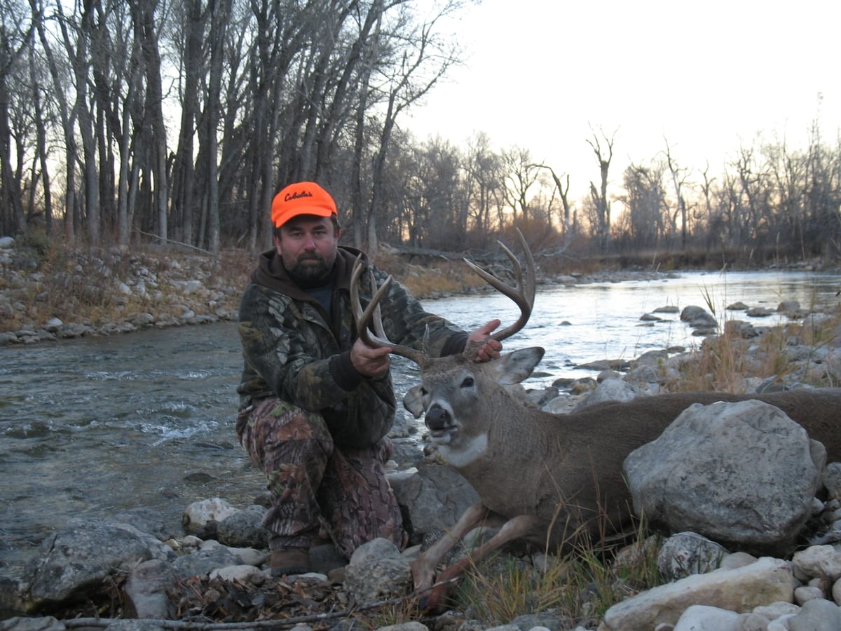 Wyoming Whitetail Deer Rut Hunts