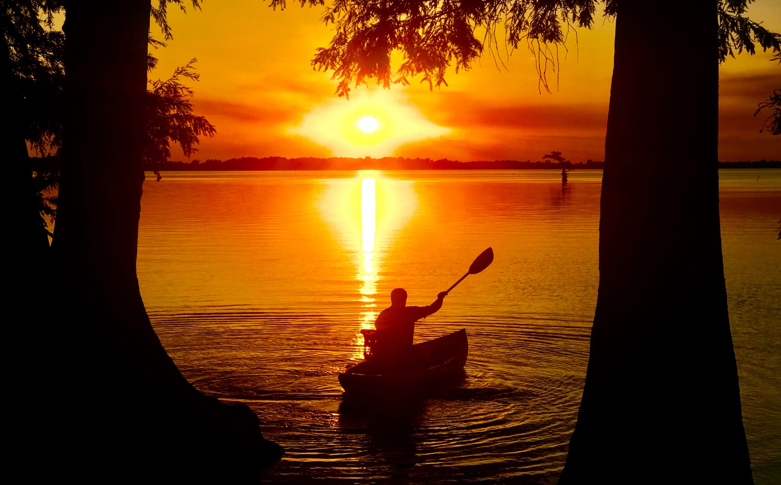 Reelffot Lake Sunset with Blue Bank kayak
