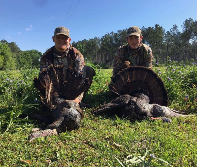 Turkey Hunting with premium meals in lodging at Shady Grove Outfitters in Alabama