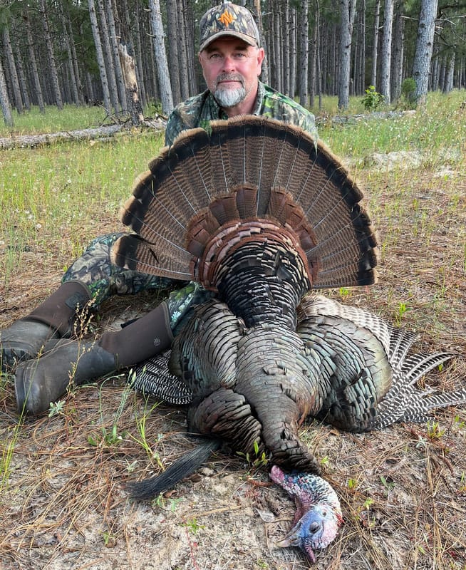 Turkey Hunting with premium meals in lodging at Shady Grove Outfitters in Alabama