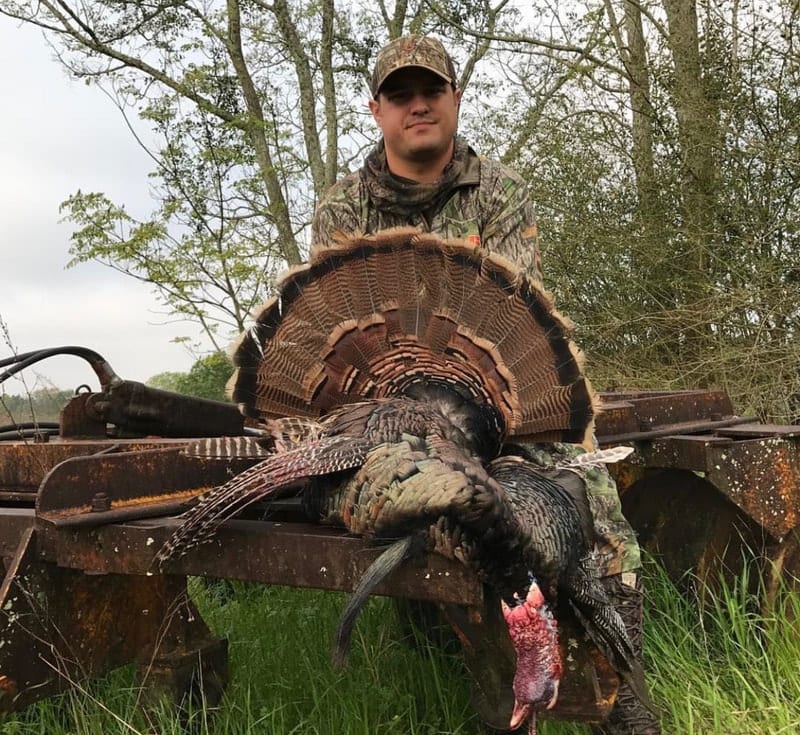 Turkey Hunting with premium meals in lodging at Shady Grove Outfitters in Alabama