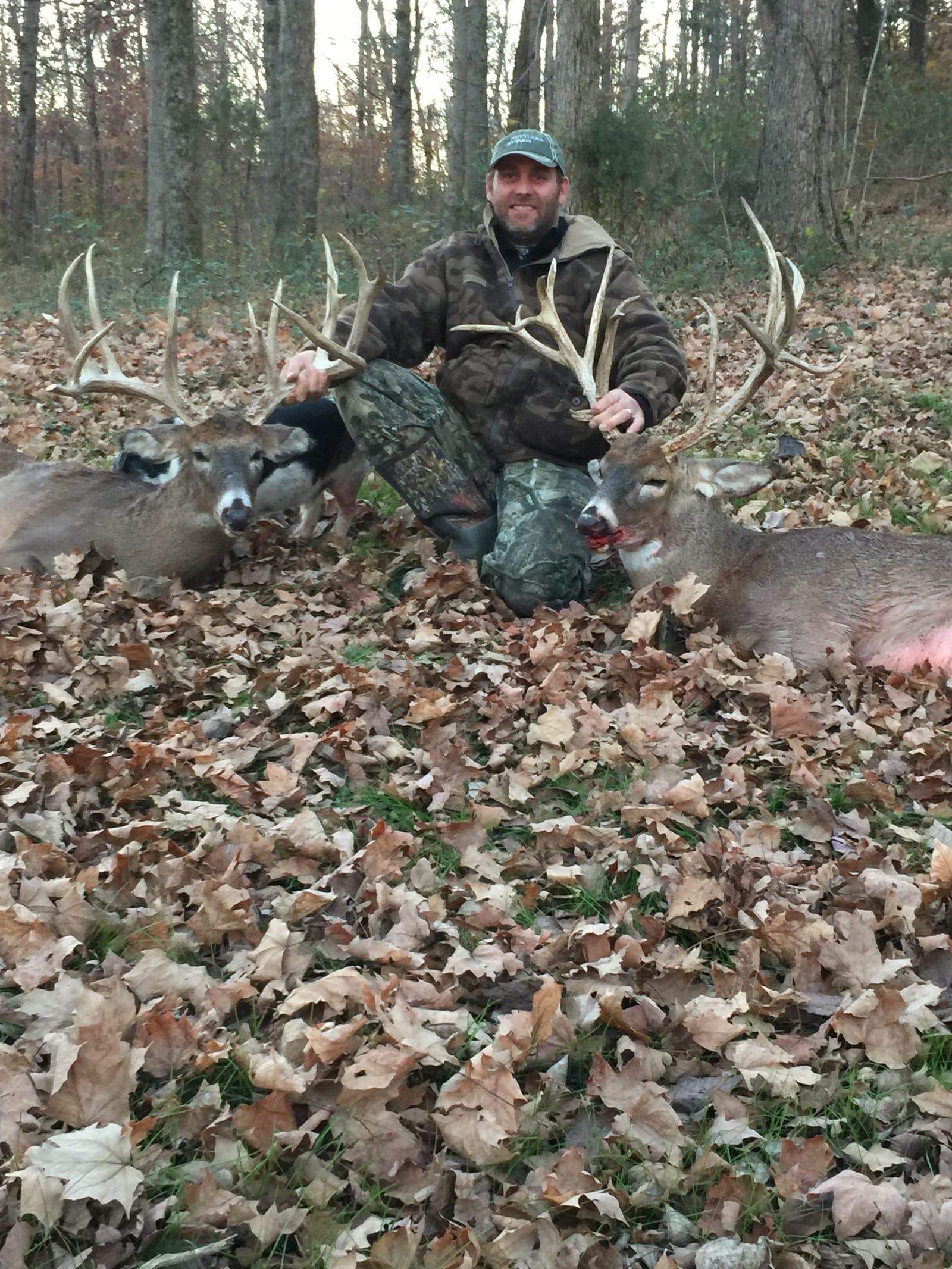 monster kentucky trophy deer at Woodard Whitetails